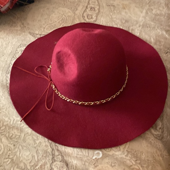 Red felt floppy hat - Picture 3 of 8